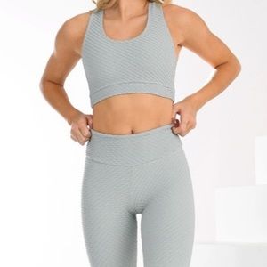 Bootybybrabants frost sports bra OSFM great condition